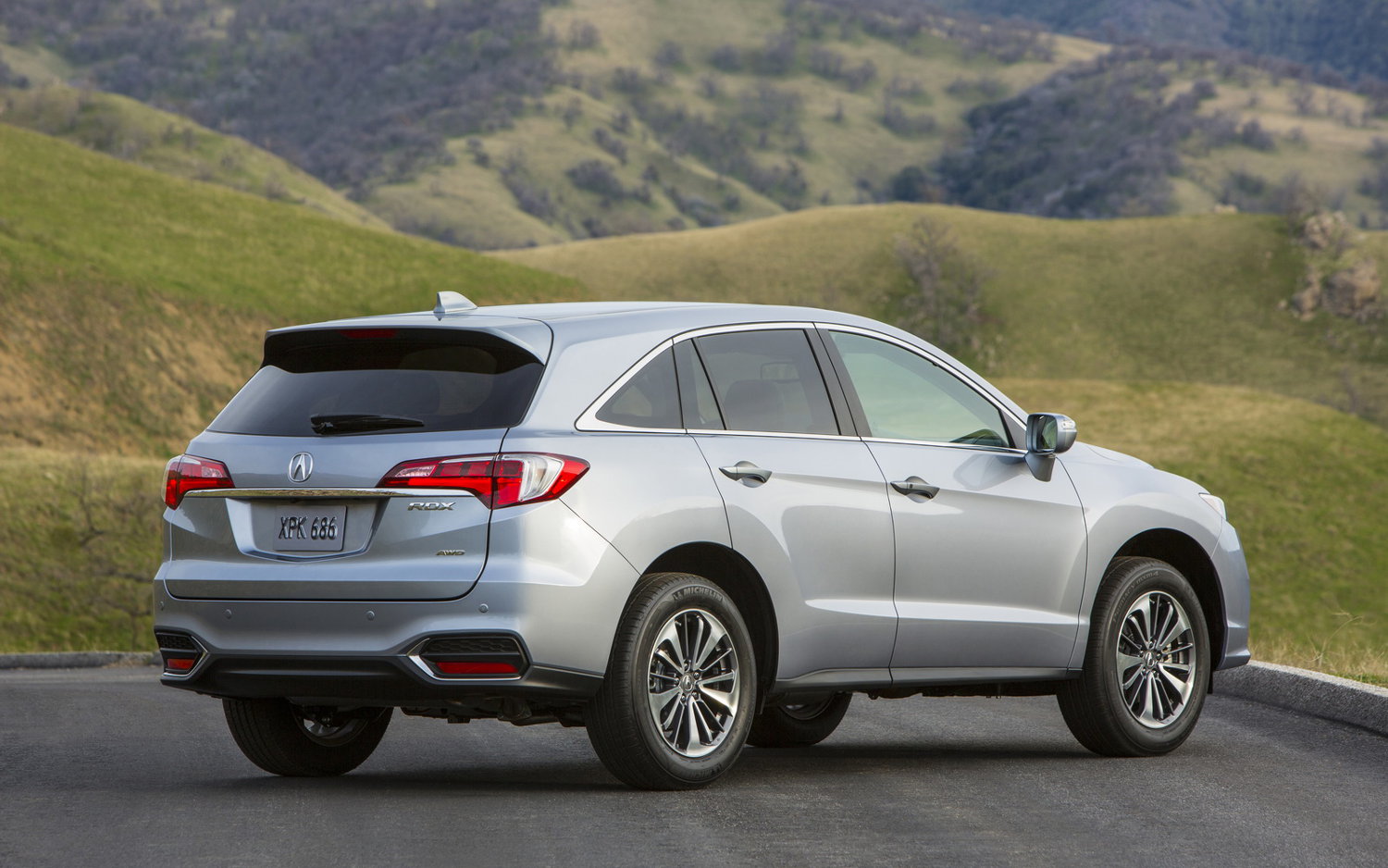 Comparison - Acura RDX A-Spec 2020 - vs - Acura RDX 2017 | SUV Drive